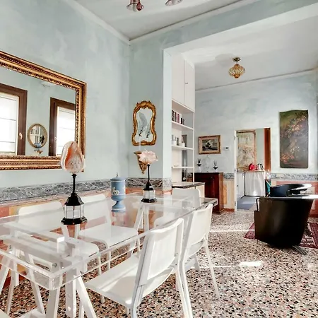 Ca' Papadopoli With Garden And Terrace Apartment *